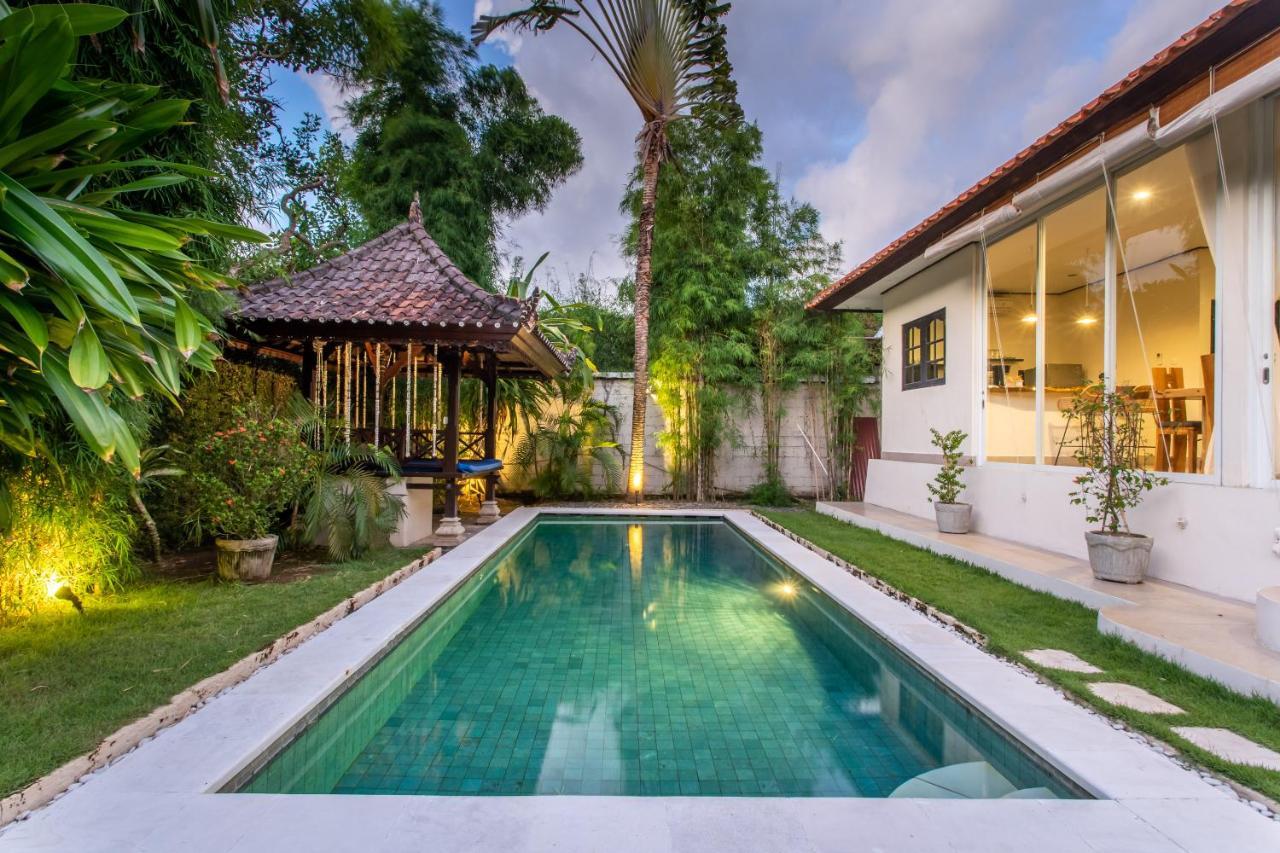 Villa Janitra Seminyak  Exterior photo